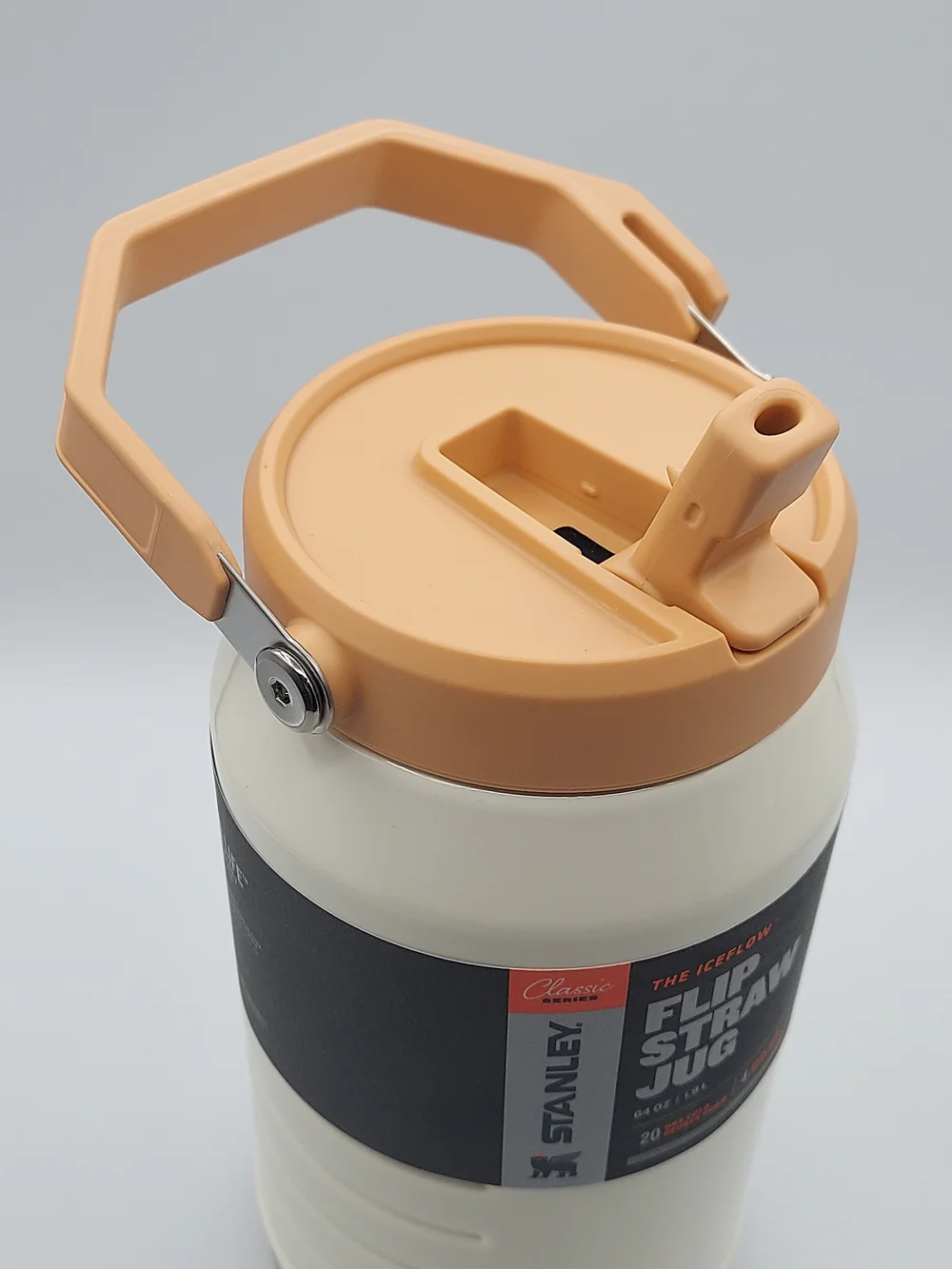 Stanley The IceFlow™ Flip Straw Jug | 64 OZ - Apricot/Cream Gloss